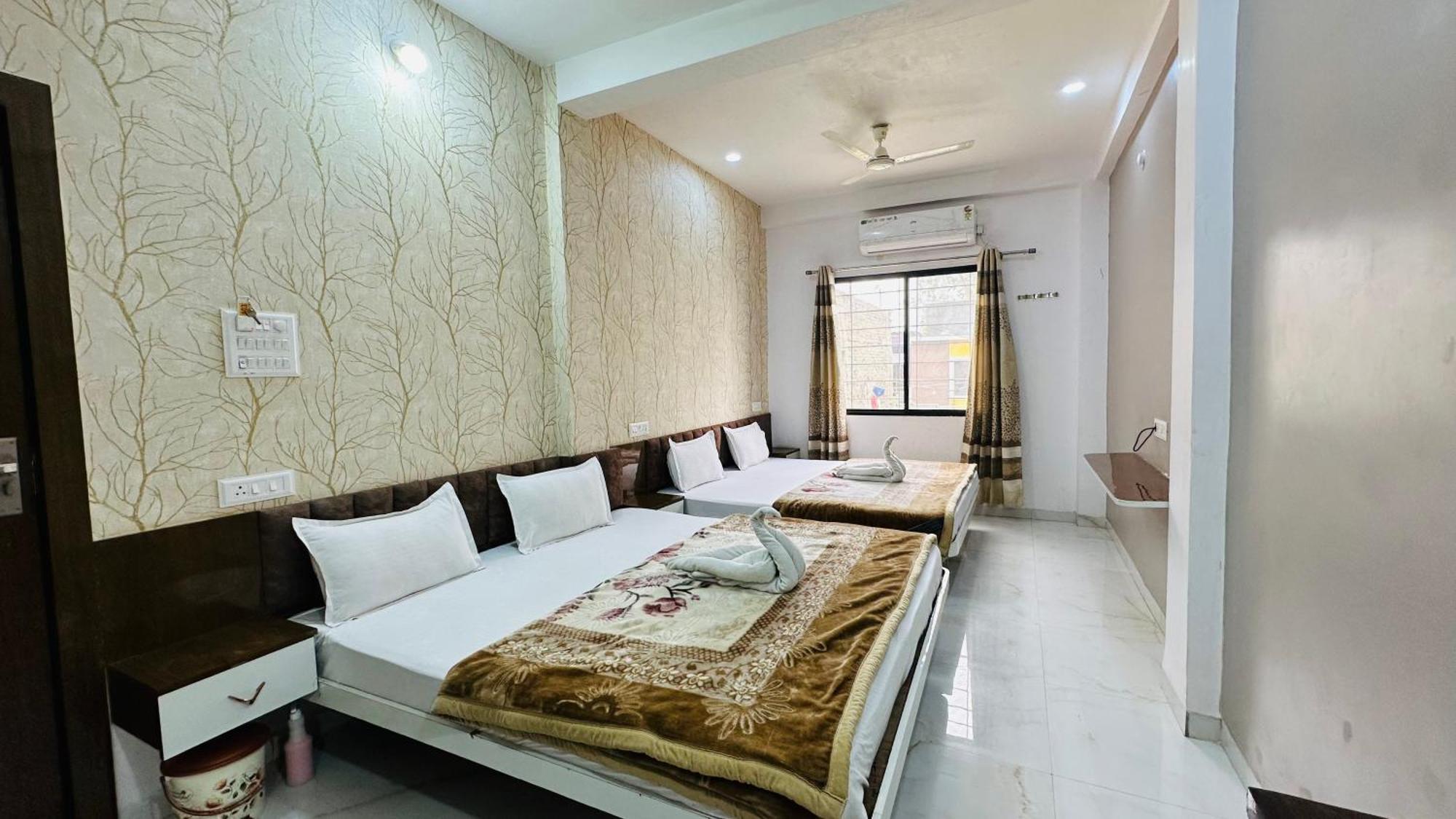Hotel Kanha Palace Ujjain Luaran gambar